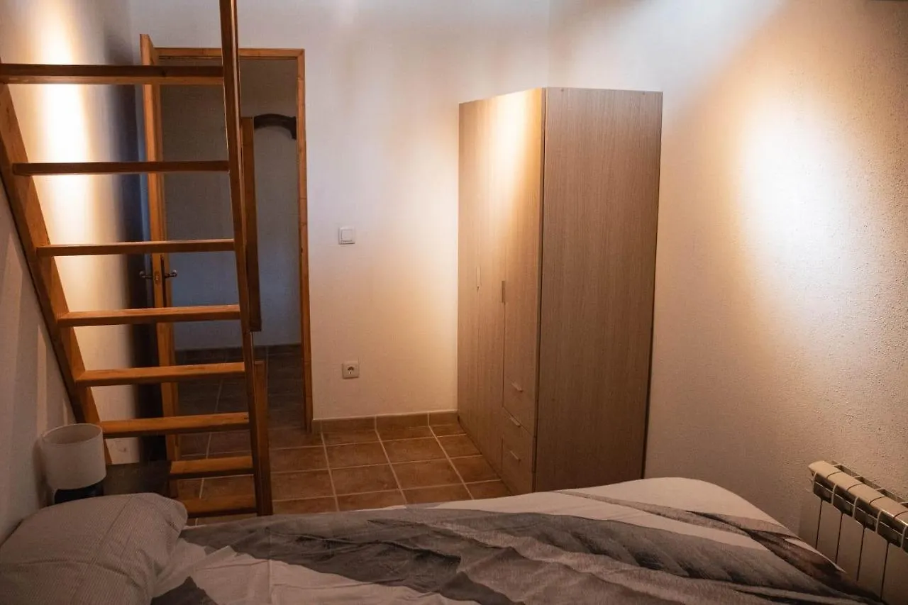 Mas El Cornut Daire Campdevánol 0*,  İspanya